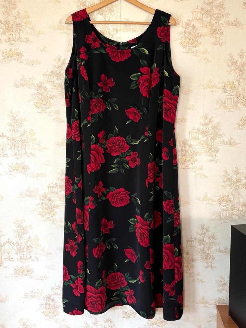 Vintage 90s Dark Floral Black and Red Rose Rose Sleeveless Whimsigoth Maxi Dress